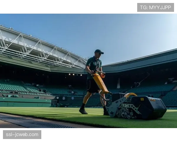 温布尔登网球公开赛宣布,将在1号球场加装可开合顶棚,工程于2026年完工